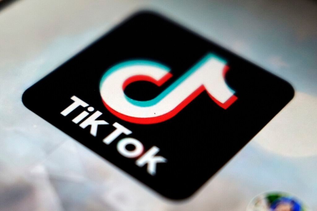 https___asset.kgnewsroom.com_photo_pre_2021_10_16_TikTok-Shopping_99597441_1634341208_jpg
